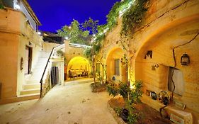 Antik Cave House
